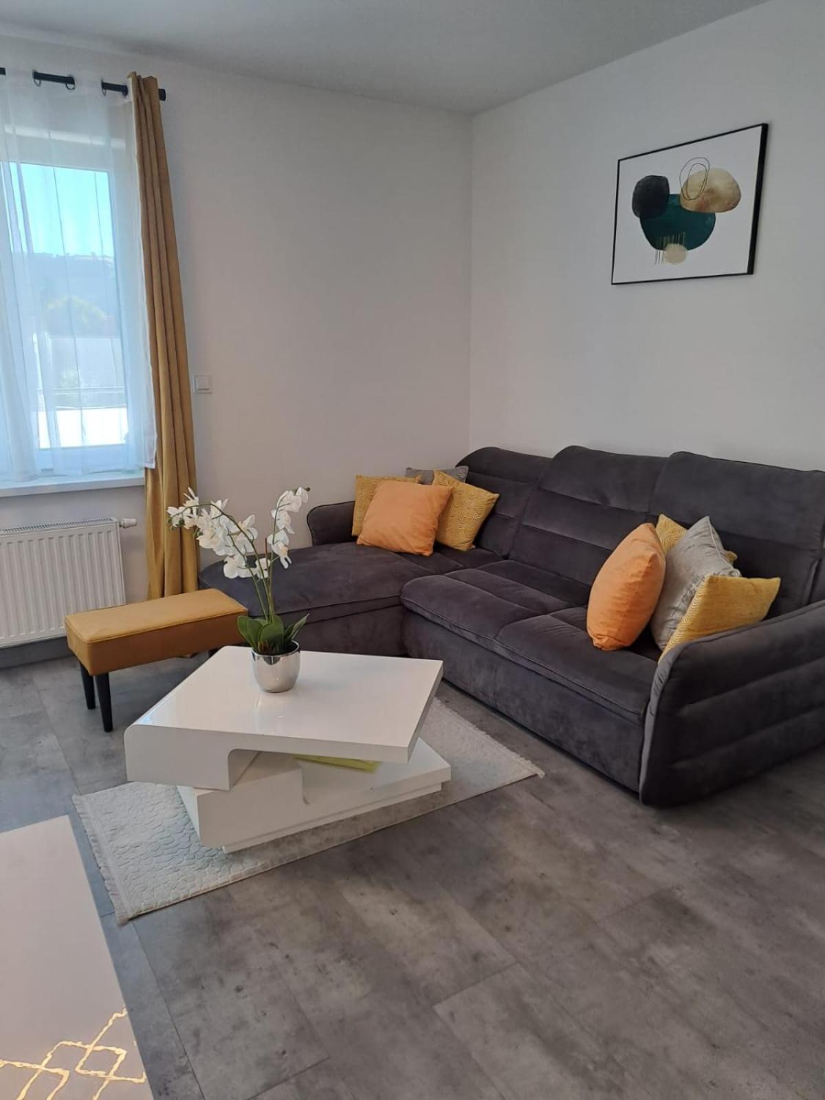 Апартаменти Apartament Sloneczny Єленя-Ґура Екстер'єр фото